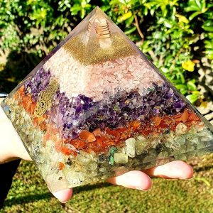 Orgone Pyramid XL: Rose Quartz, Amethyst, Carnelian, Prehnite