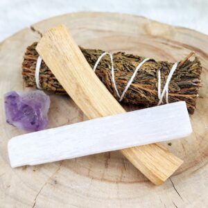 Cedar Stick with Amethyst, palo santo and selenite