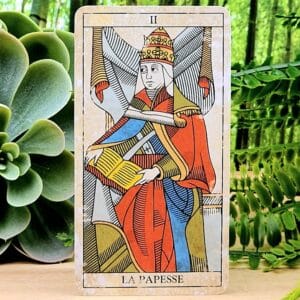 Marseille Vintage Tarot Cards by Anna Maria Morsucci and Mattia Ottolini - La Papesse